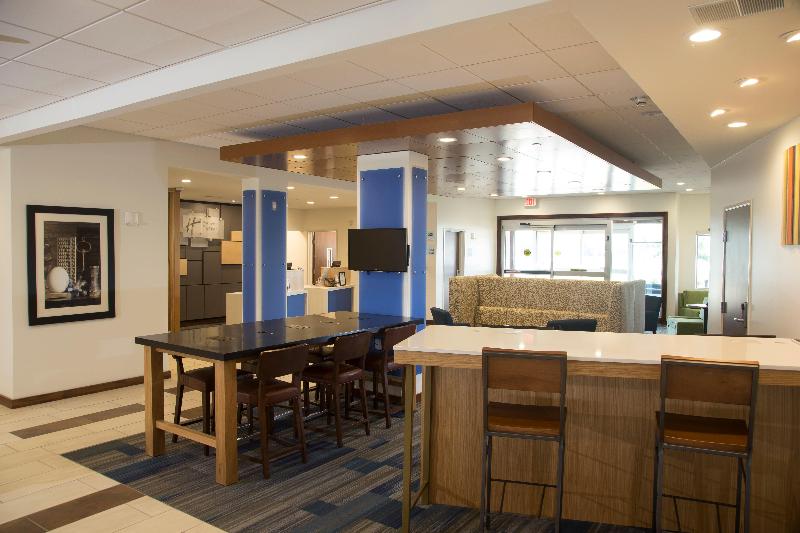 Holiday Inn Express & Suites Port Huron By IHG image