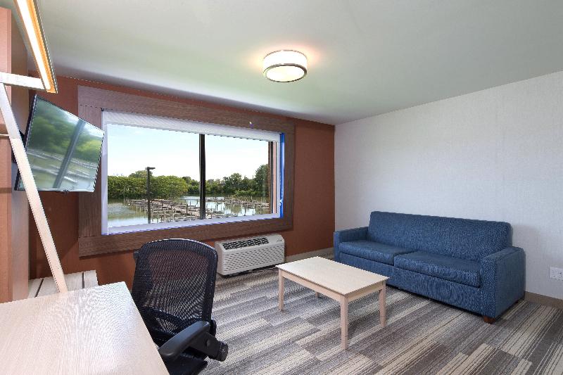 Holiday Inn Express & Suites Port Huron By IHG photo 19