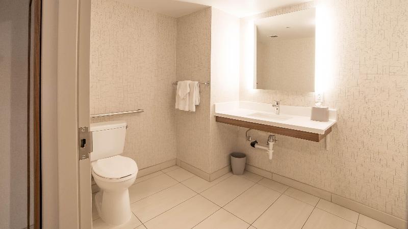 Holiday Inn Express and Suites Porterville photo 15