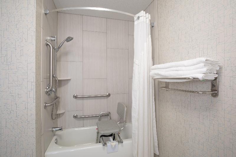 Holiday Inn Express and Suites Longmont image