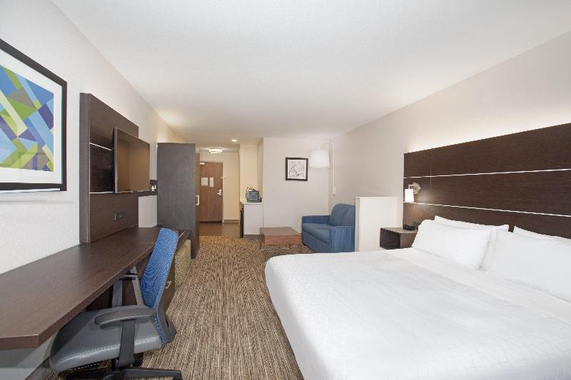 Holiday Inn Express and Suites Longmont image