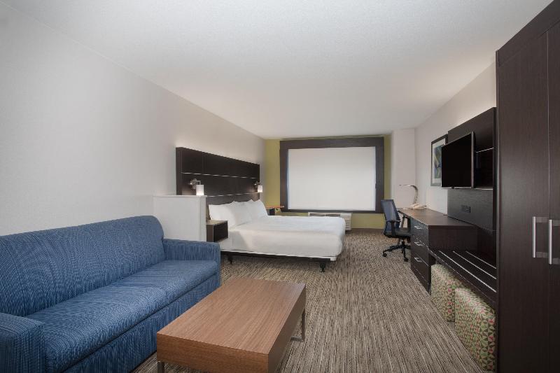 Holiday Inn Express and Suites Longmont image