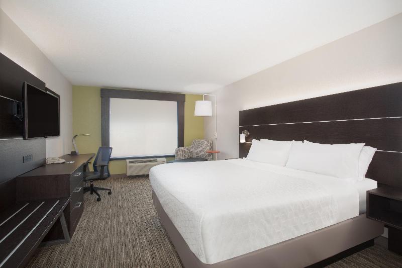 Holiday Inn Express and Suites Longmont image