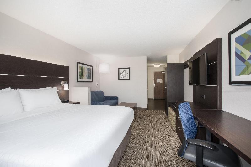 Holiday Inn Express and Suites Longmont image