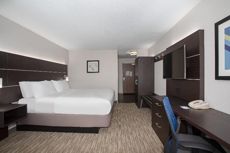 Holiday Inn Express and Suites Longmont image