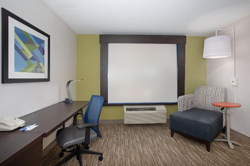 Holiday Inn Express and Suites Longmont image