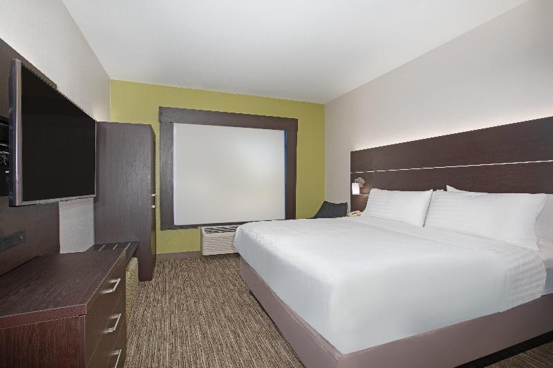 Holiday Inn Express and Suites Longmont image