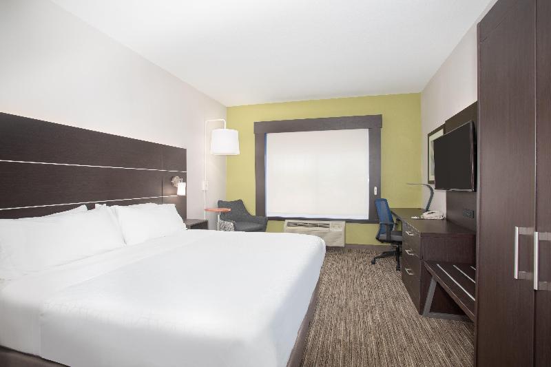 Holiday Inn Express and Suites Longmont image