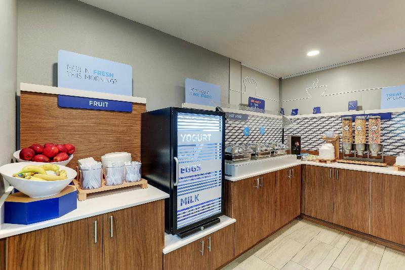 Holiday Inn Express & Suites Richmond image