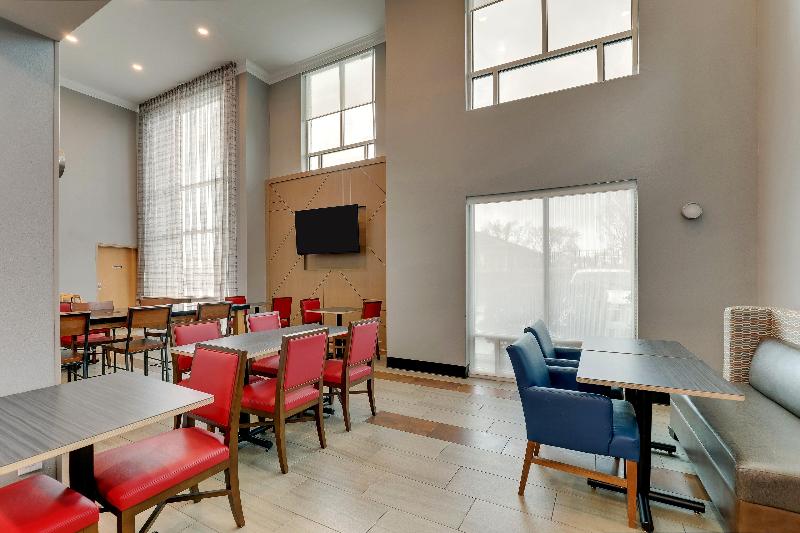 Holiday Inn Express & Suites Richmond image