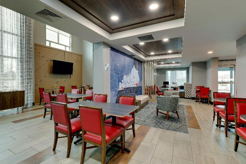Holiday Inn Express & Suites Richmond image