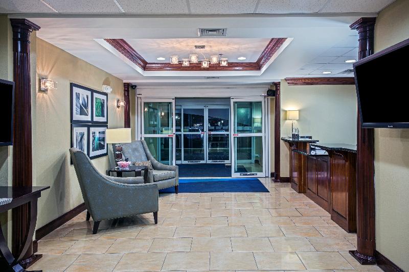 Holiday Inn Express & Suites Richmond image