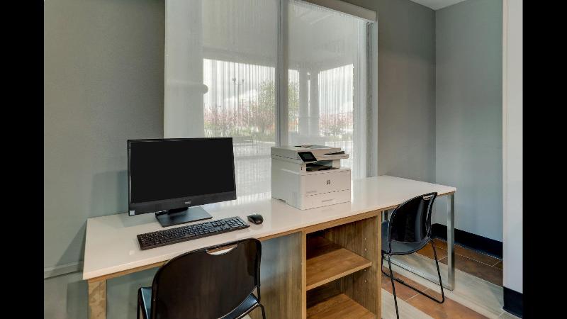 Holiday Inn Express & Suites Richmond image
