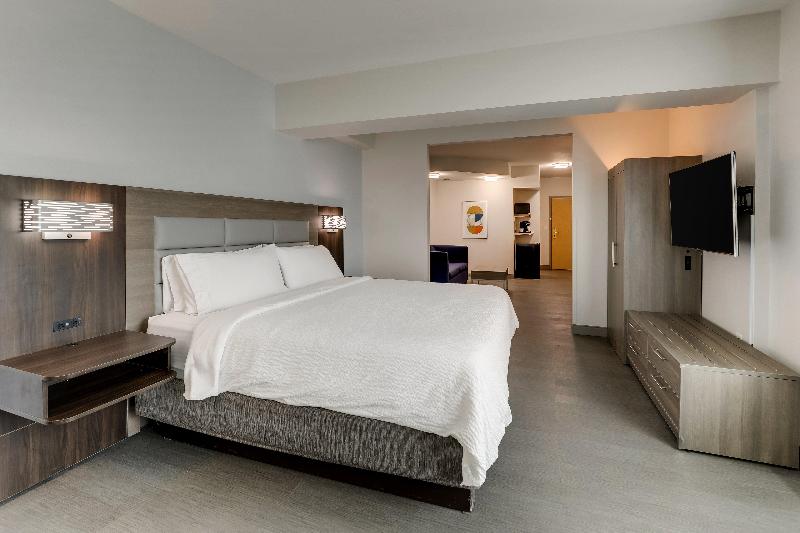 Holiday Inn Express & Suites Richmond image