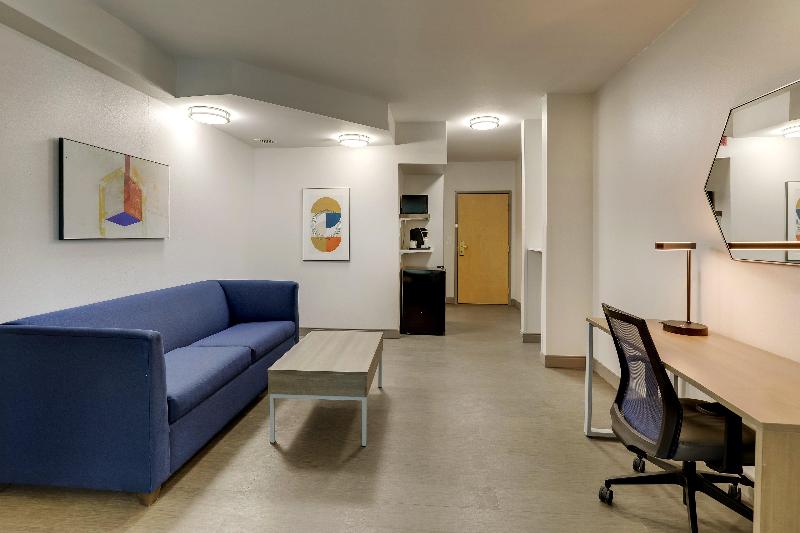 Holiday Inn Express & Suites Richmond image