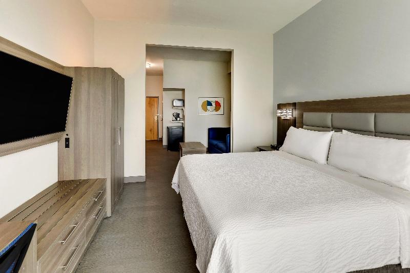 Holiday Inn Express & Suites Richmond image