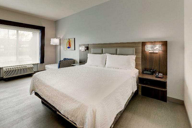 Holiday Inn Express & Suites Richmond image
