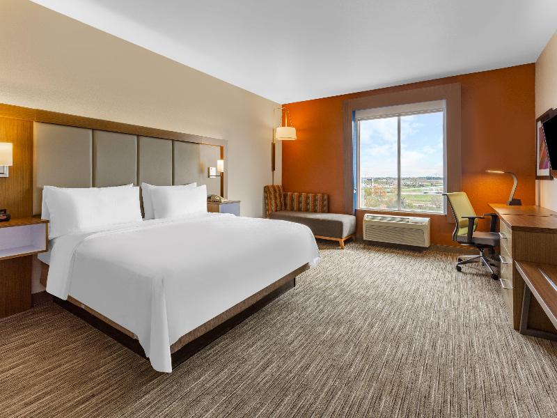 Holiday Inn Express Suites Rockford-Loves Park IHG image