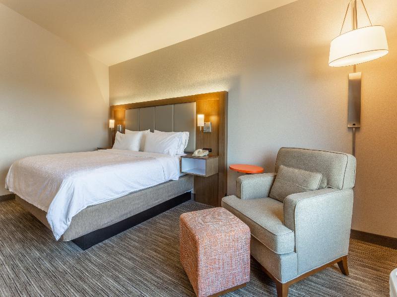 Holiday Inn Express Suites Rockford-Loves Park IHG image