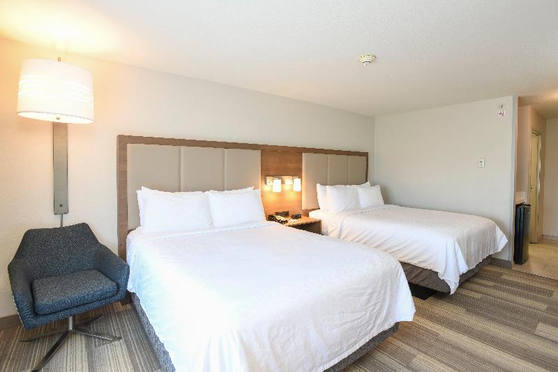 Holiday Inn Express and Suites Richwood Cincinnati photo 19