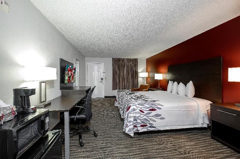 Red Roof Inn Defuniak Springs image