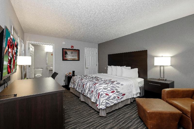 Red Roof Inn Defuniak Springs image
