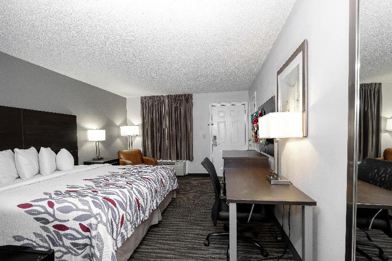 Red Roof Inn Defuniak Springs image