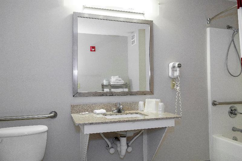 Red Roof Inn Defuniak Springs image