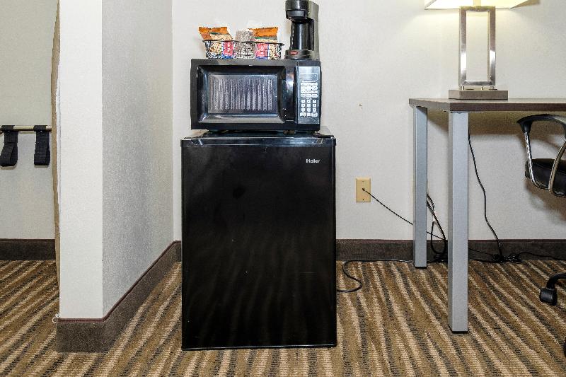 Red Roof Inn Defuniak Springs image