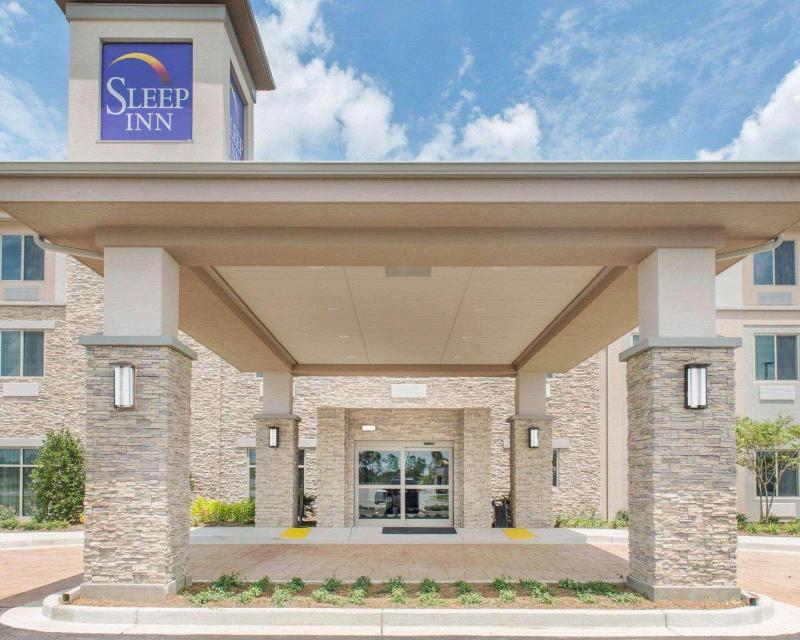 Sleep Inn & Suites Defuniak Springs - Crestview image