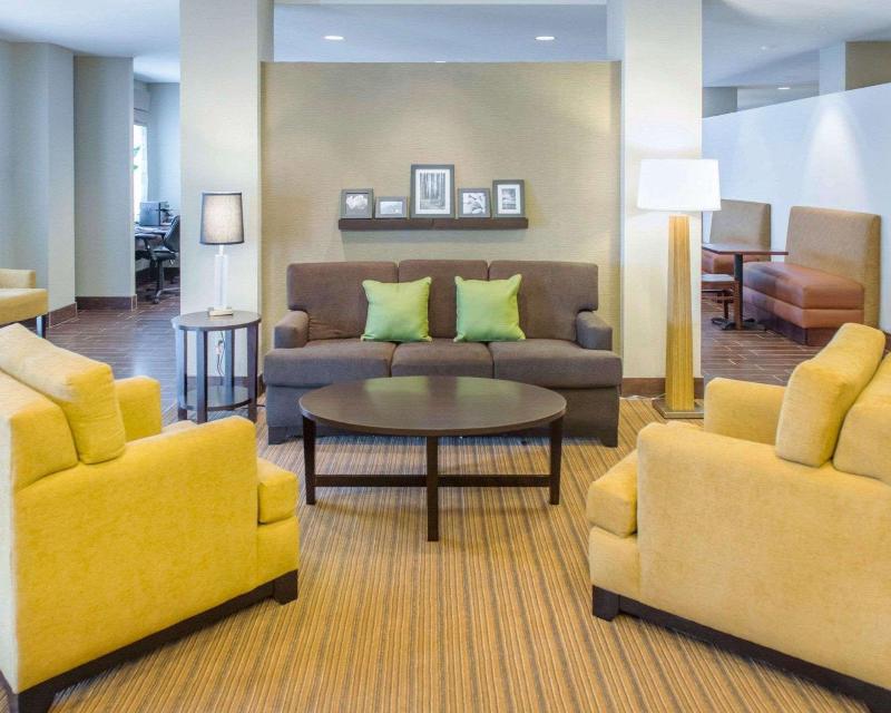 Sleep Inn & Suites Defuniak Springs - Crestview image