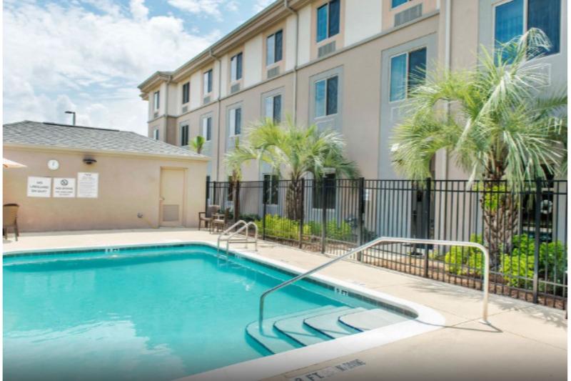 Sleep Inn & Suites Defuniak Springs - Crestview image