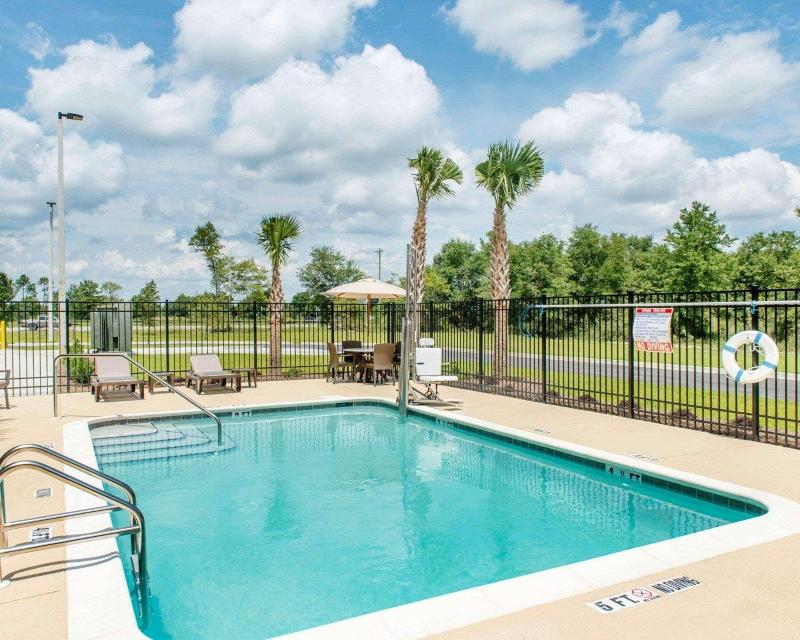 Sleep Inn & Suites Defuniak Springs - Crestview image