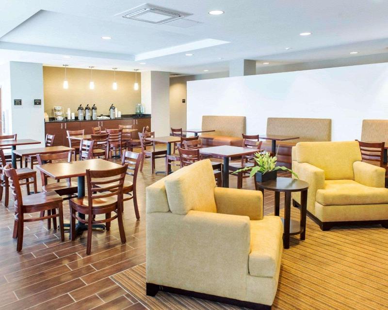 Sleep Inn & Suites Defuniak Springs - Crestview image 4