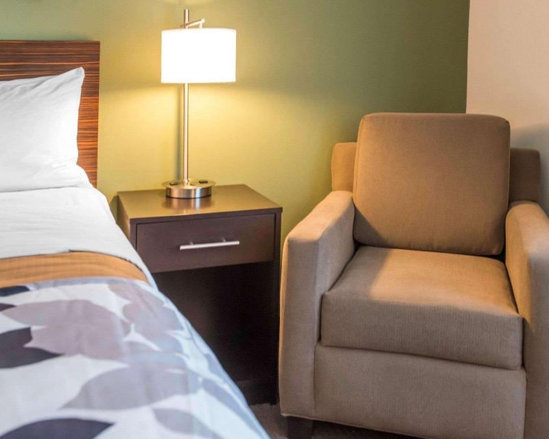 Sleep Inn & Suites Defuniak Springs - Crestview image