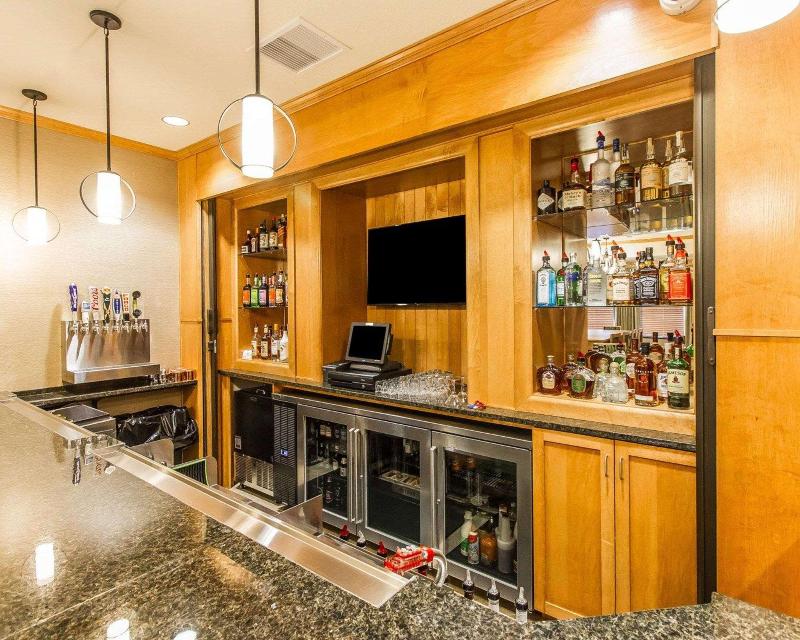 Mainstay Suites Stanley image