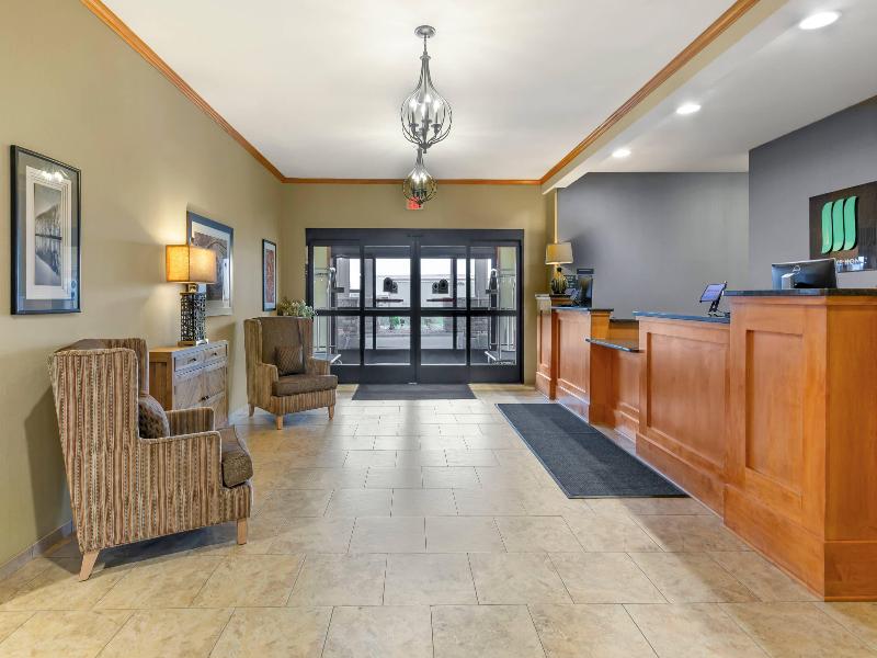 Mainstay Suites Stanley image