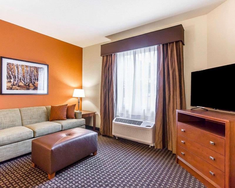 Mainstay Suites Stanley image