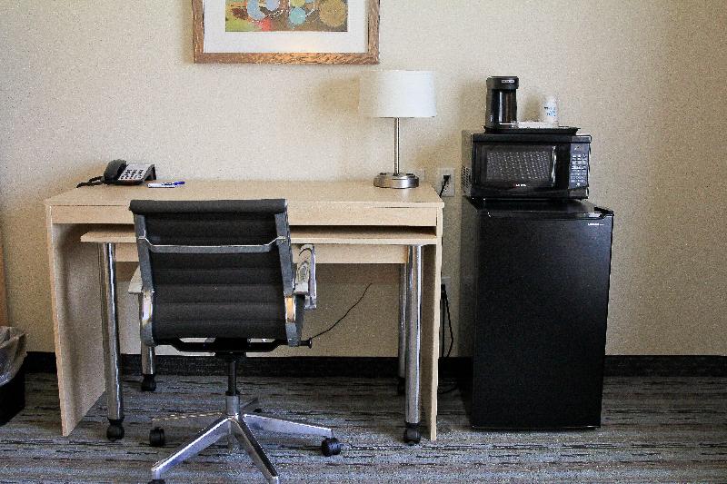 Holiday Inn Express and Suites San Antonio Brooks photo 22