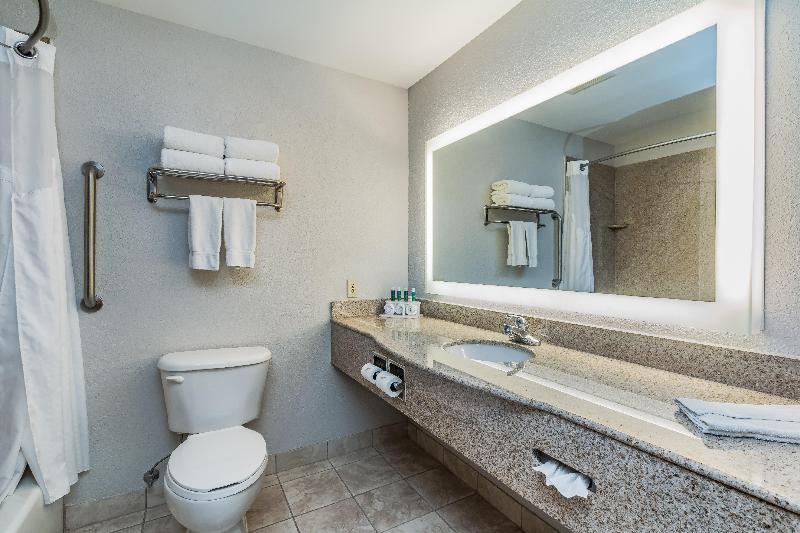 Holiday Inn Express South Bend Notre Dame Univ. photo 21