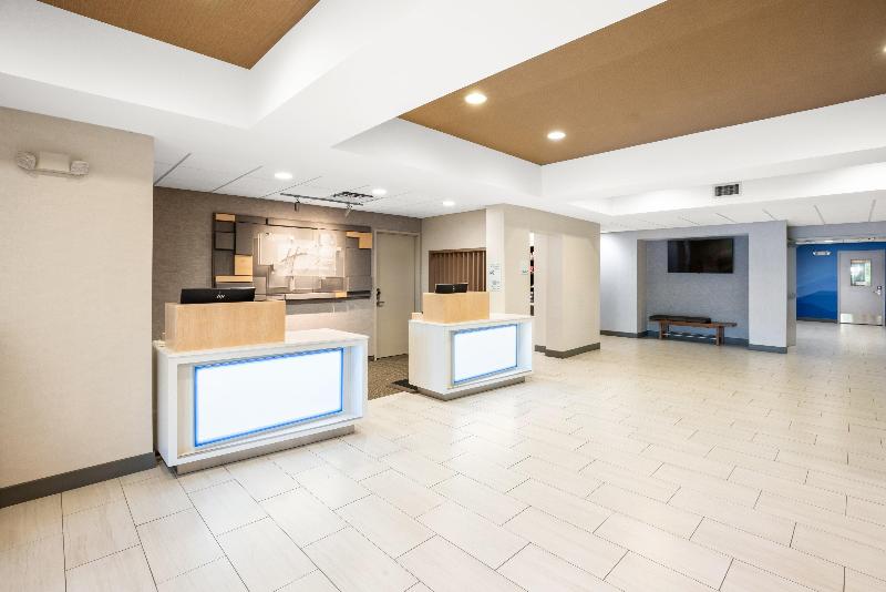 Holiday Inn Express & Suites Marysville By IHG image