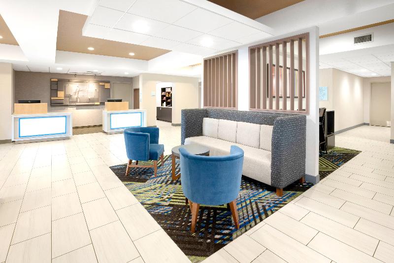 Holiday Inn Express & Suites Marysville By IHG image