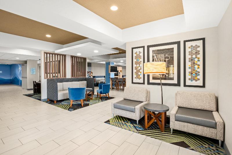 Holiday Inn Express & Suites Marysville By IHG image