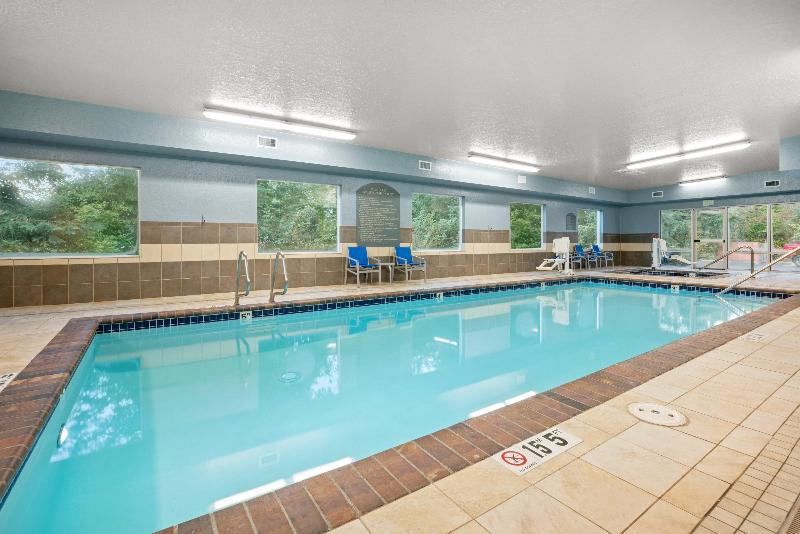 Holiday Inn Express & Suites Marysville By IHG image