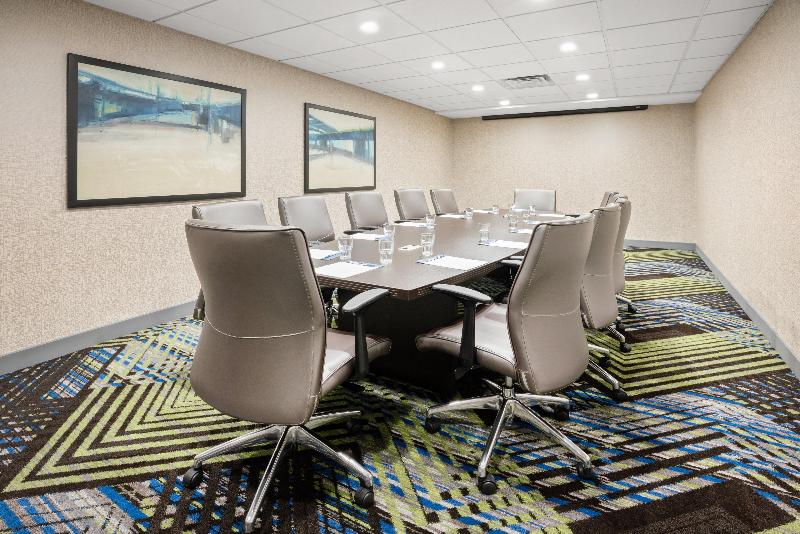 Holiday Inn Express & Suites Marysville By IHG image