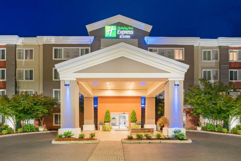 Holiday Inn Express & Suites Marysville By IHG image