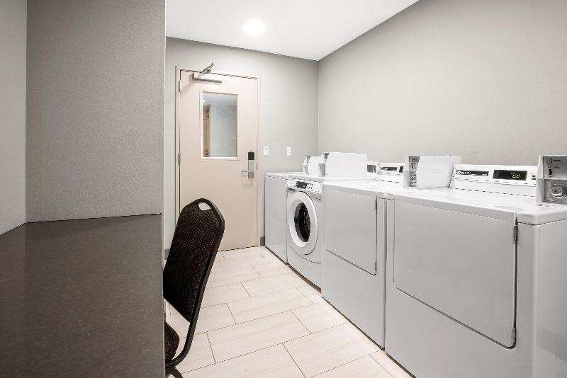 Holiday Inn Express & Suites Marysville By IHG image