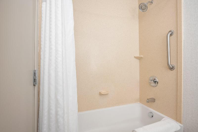 Holiday Inn Express & Suites Marysville By IHG image