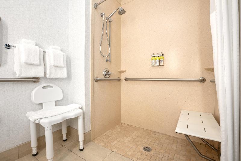 Holiday Inn Express & Suites Marysville By IHG image