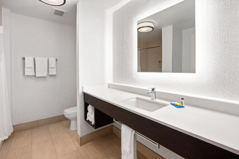 Holiday Inn Express & Suites Marysville By IHG image